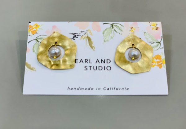 Mirage in Brushed Brass and Pearl